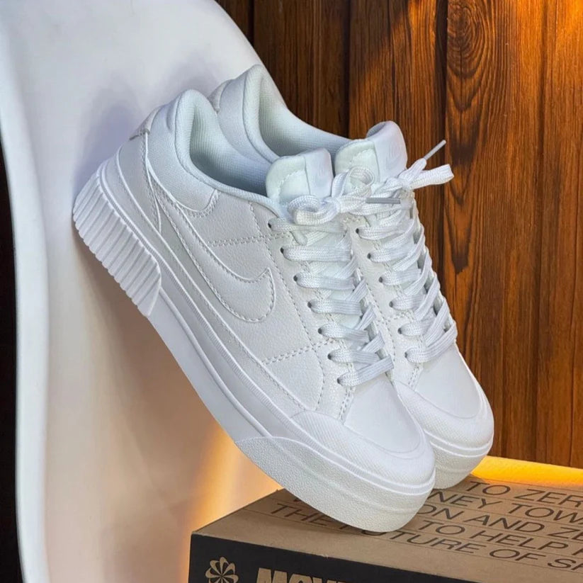 NIKE LEGACY LIFT COURT BLANCO