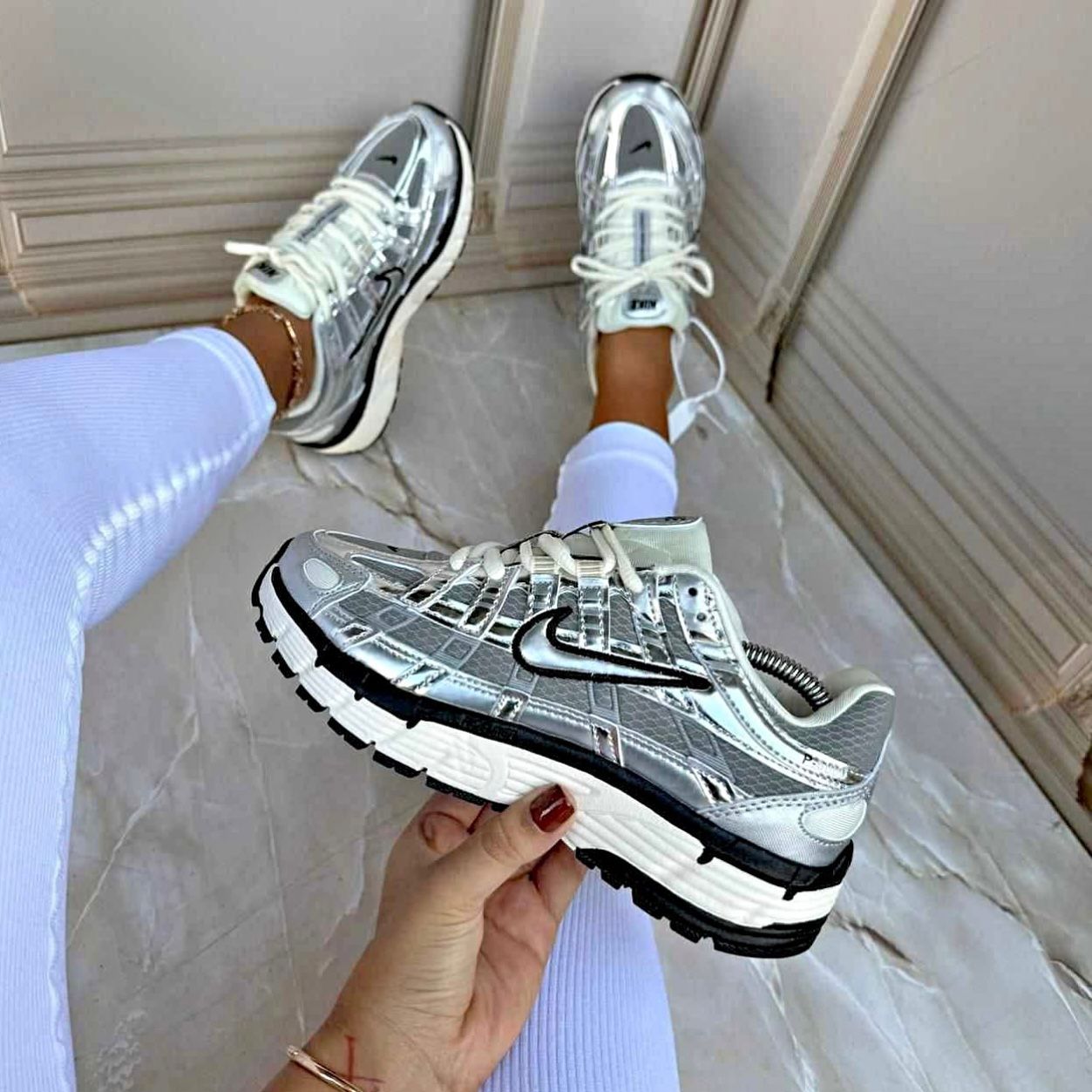 NIKE P6000 PLATEADO
