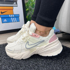 NIKE V2K RUN BLANCO/ROSADO
