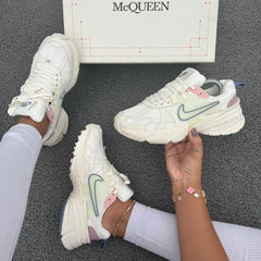 NIKE V2K RUN BLANCO/ROSADO