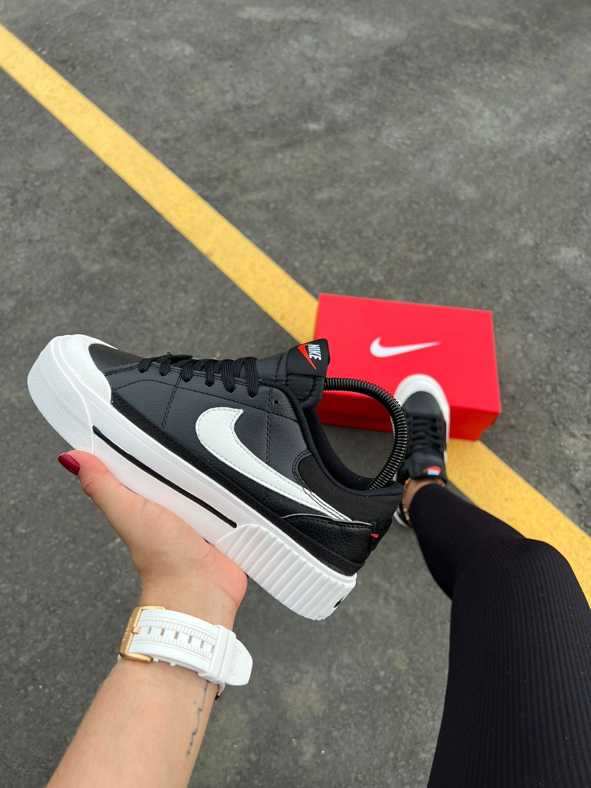 NIKE LEGACY LIFT COURT NEGRO BLANCO