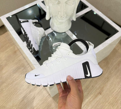 NIKE FREE METCON 6 BLANCO/NEGRO