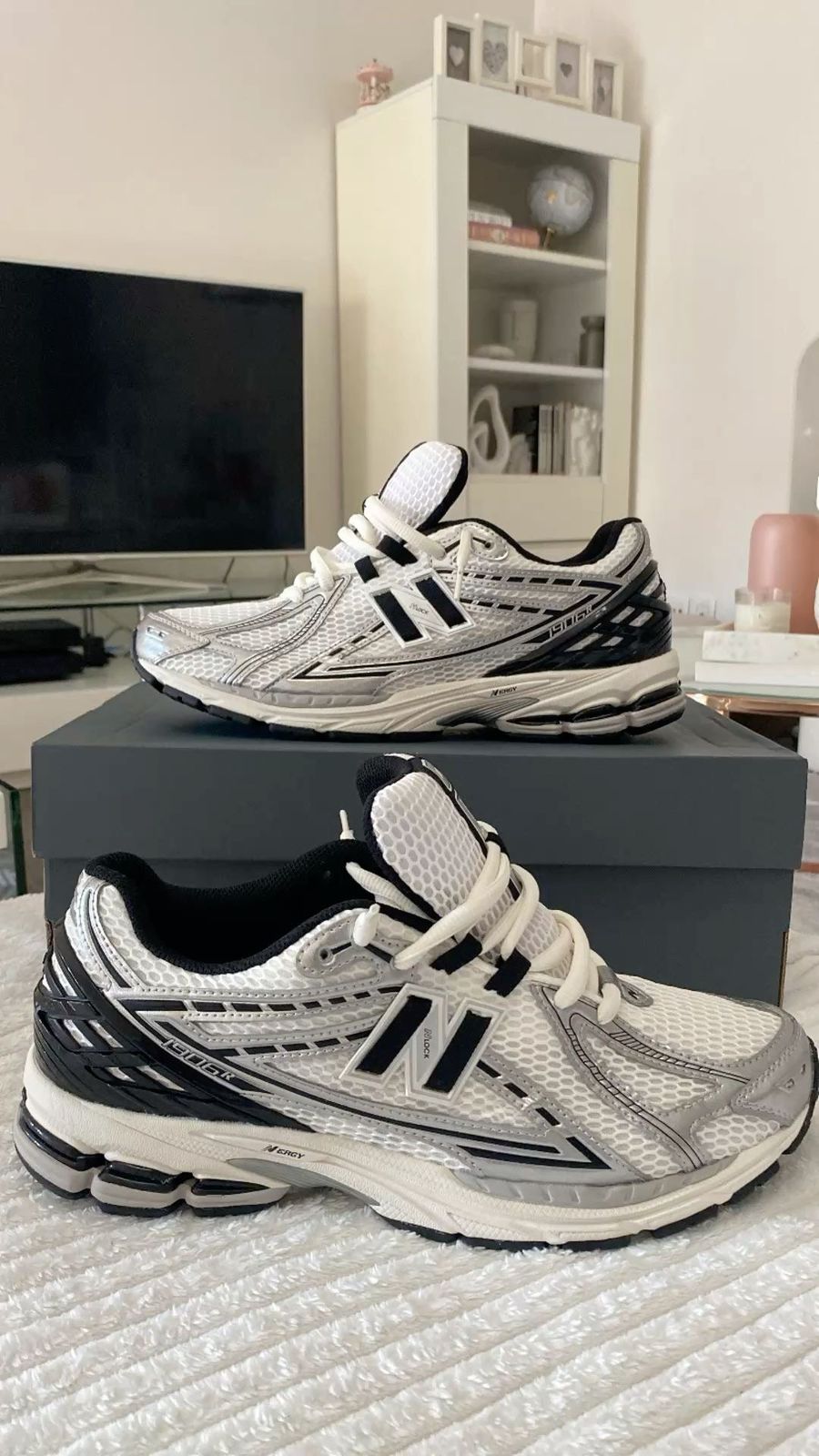 NEW BALANCE 1906 BLANCO / NEGRO / PLATEADO