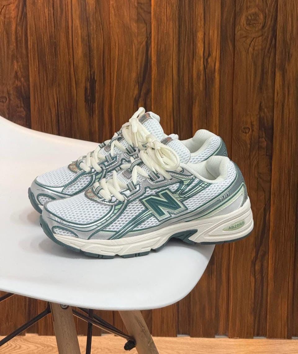 NEW BALANCE 740