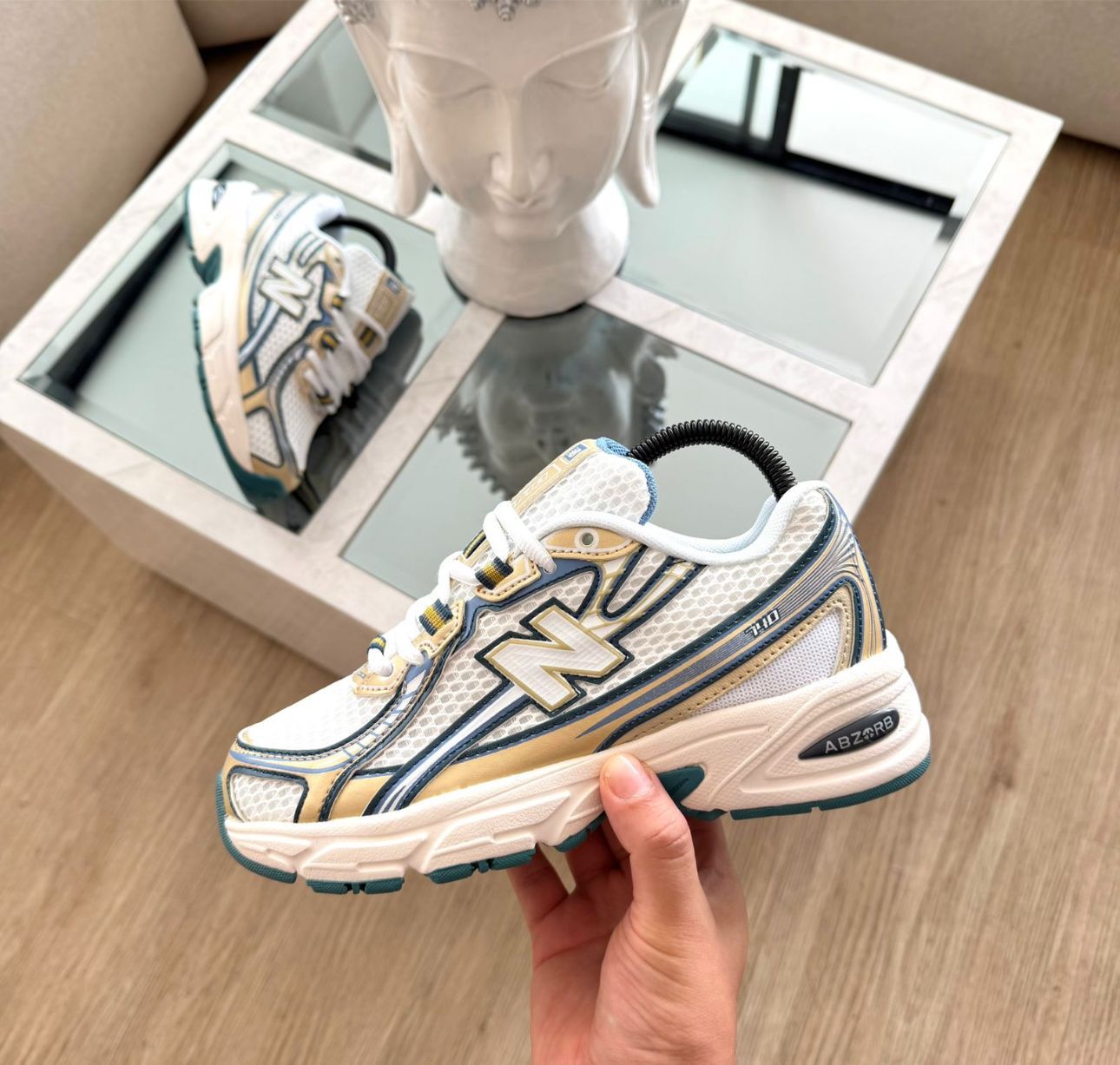 NEW BALANCE 740