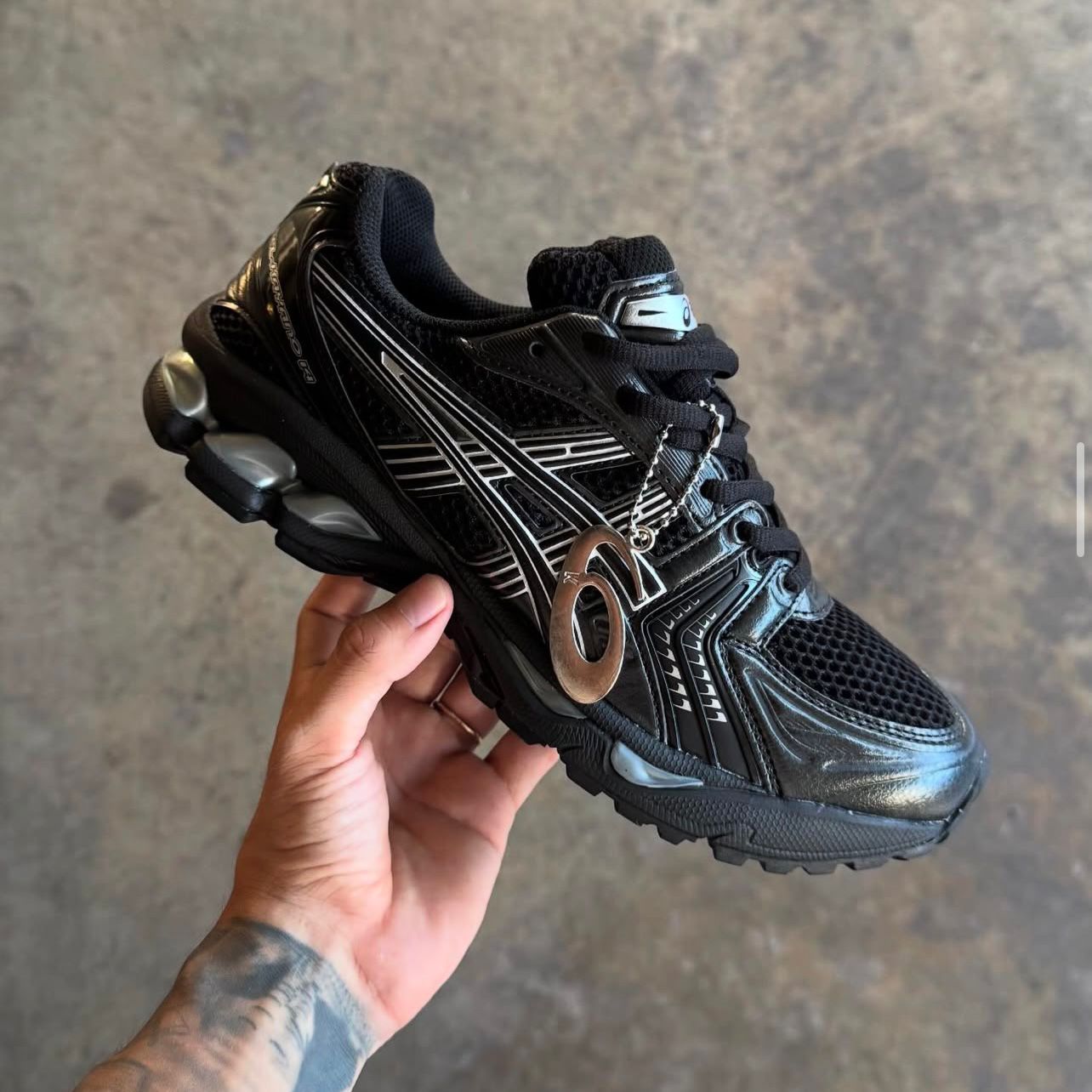 ASICS GEL KAYANO 14 NEGRO