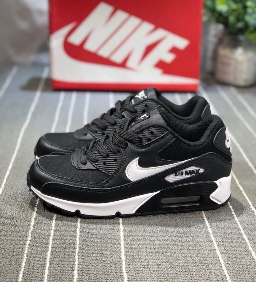 NIKE AIR MAX 90 NEGRO / BLANCO