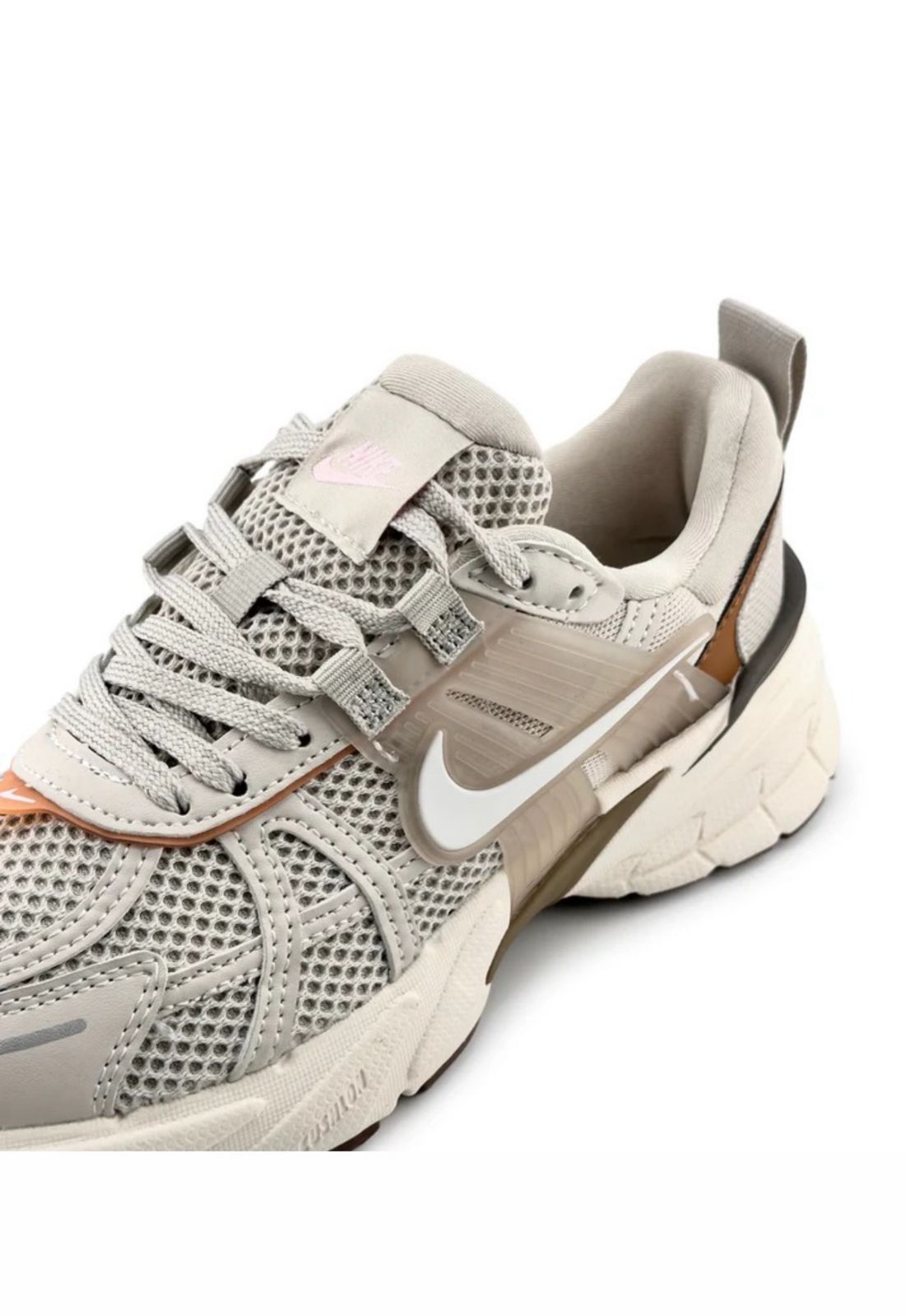 NIKE V2K RUN BEIGE BLANCO