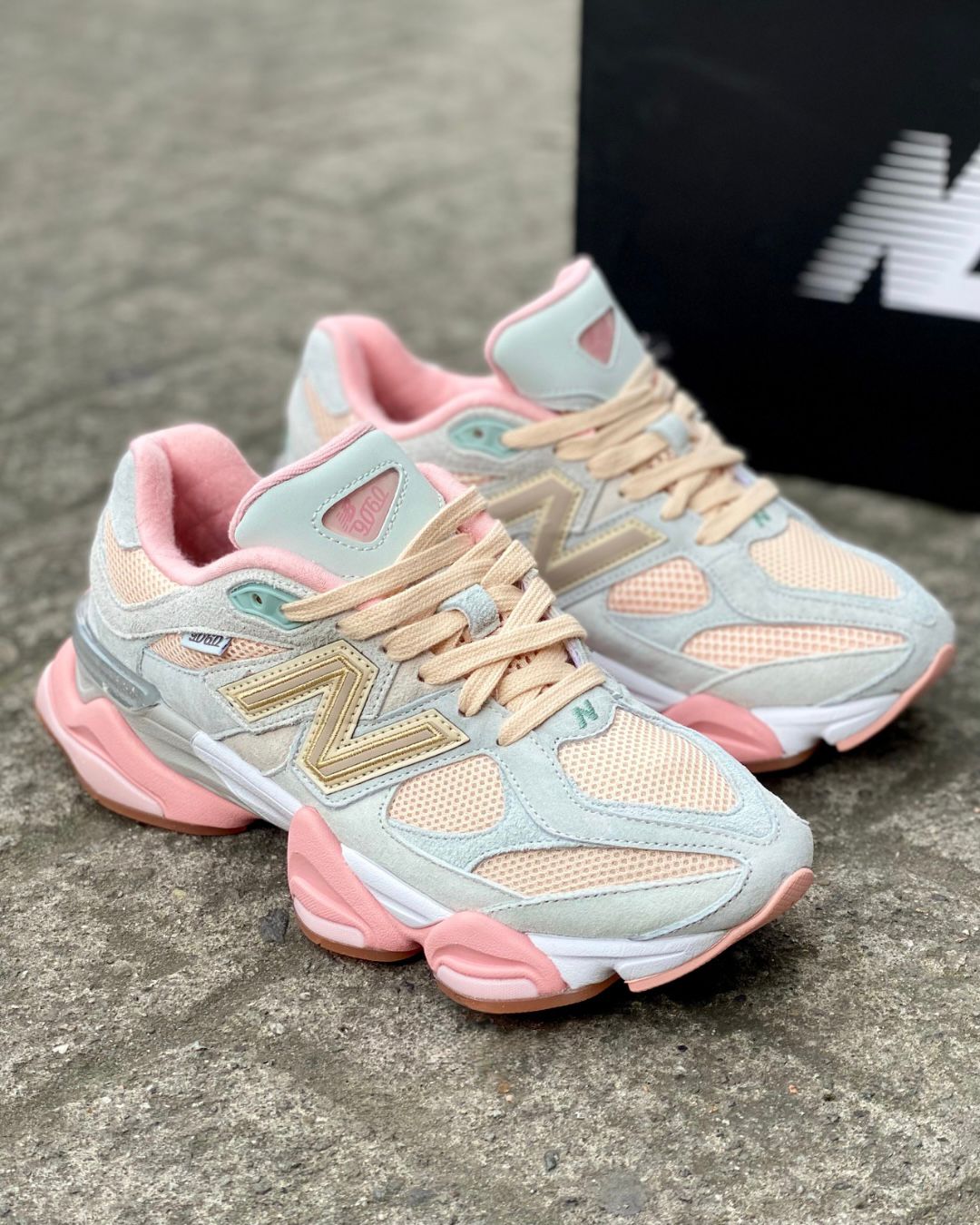 NEW BALANCE 9060 ROSADO