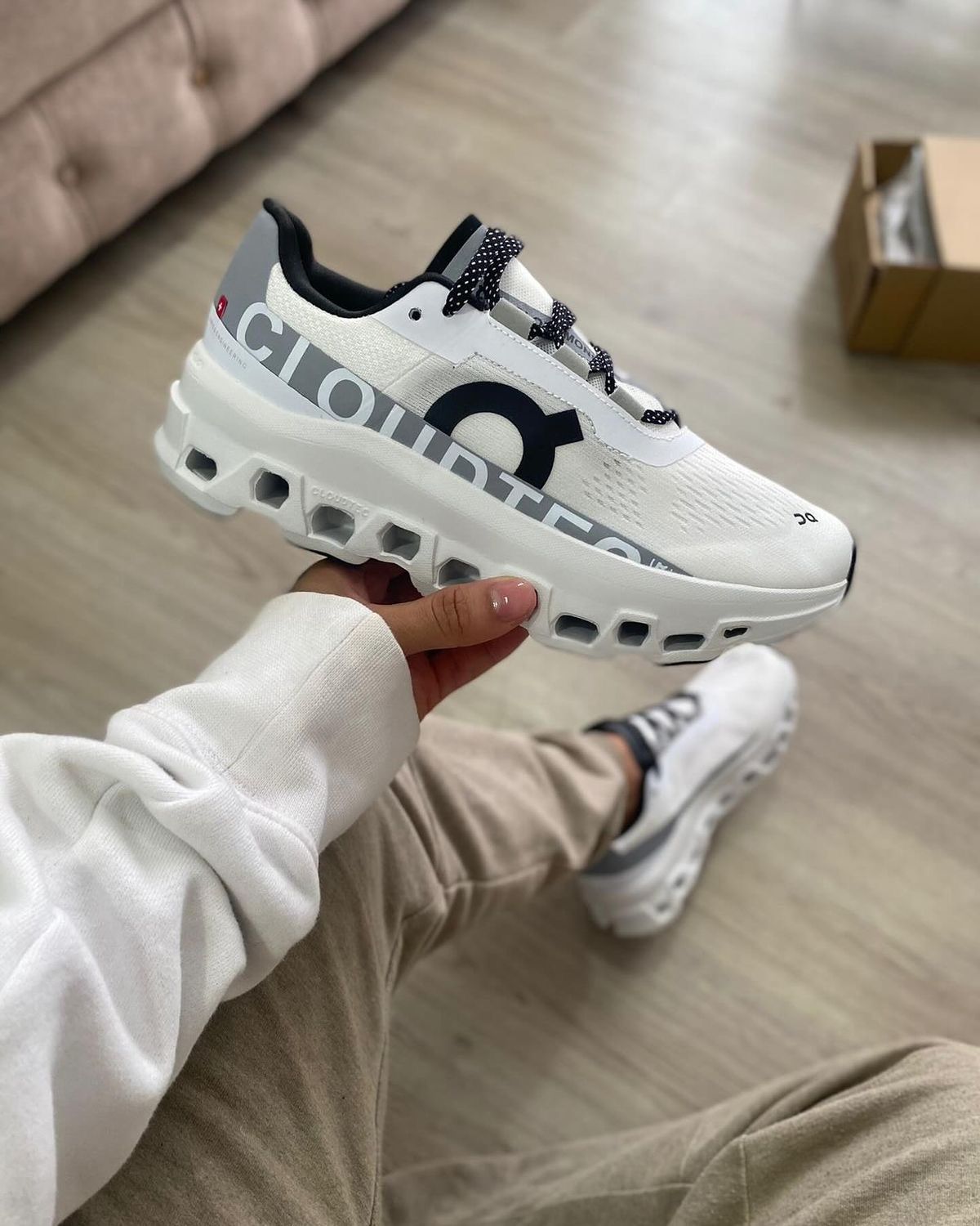 ON RUNNING CLOUDMONSTER BLANCO