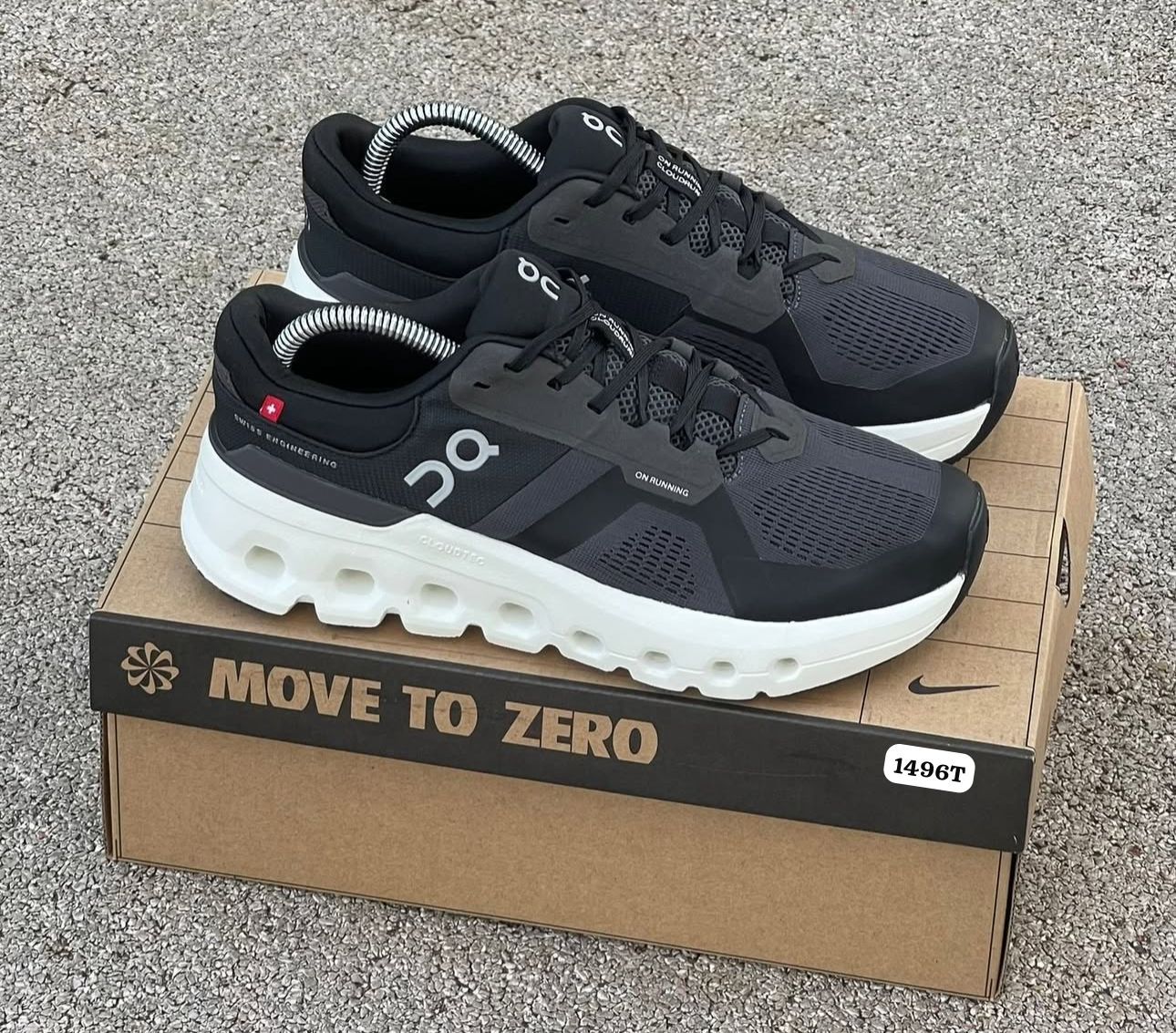 ON RUNNING CLOUDRUNNER 2 NEGRO BLANCO