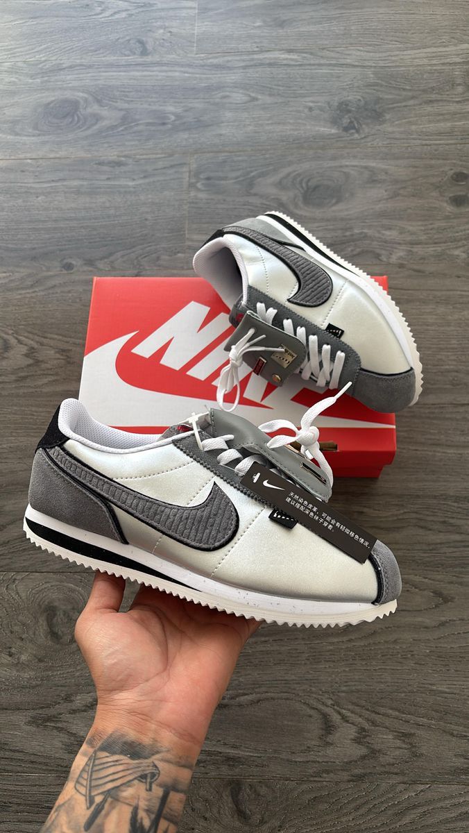 NIKE CORTEZ GRIS