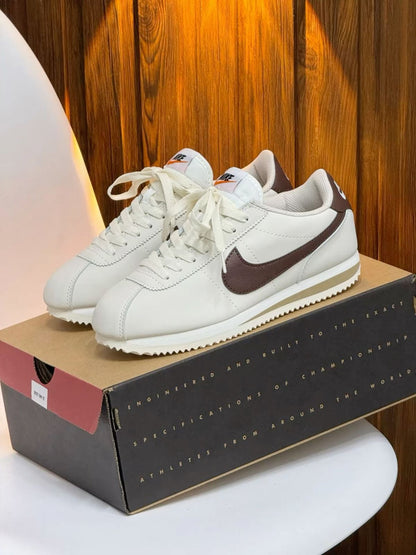 NIKE CORTEZ BLANCO / CAFE