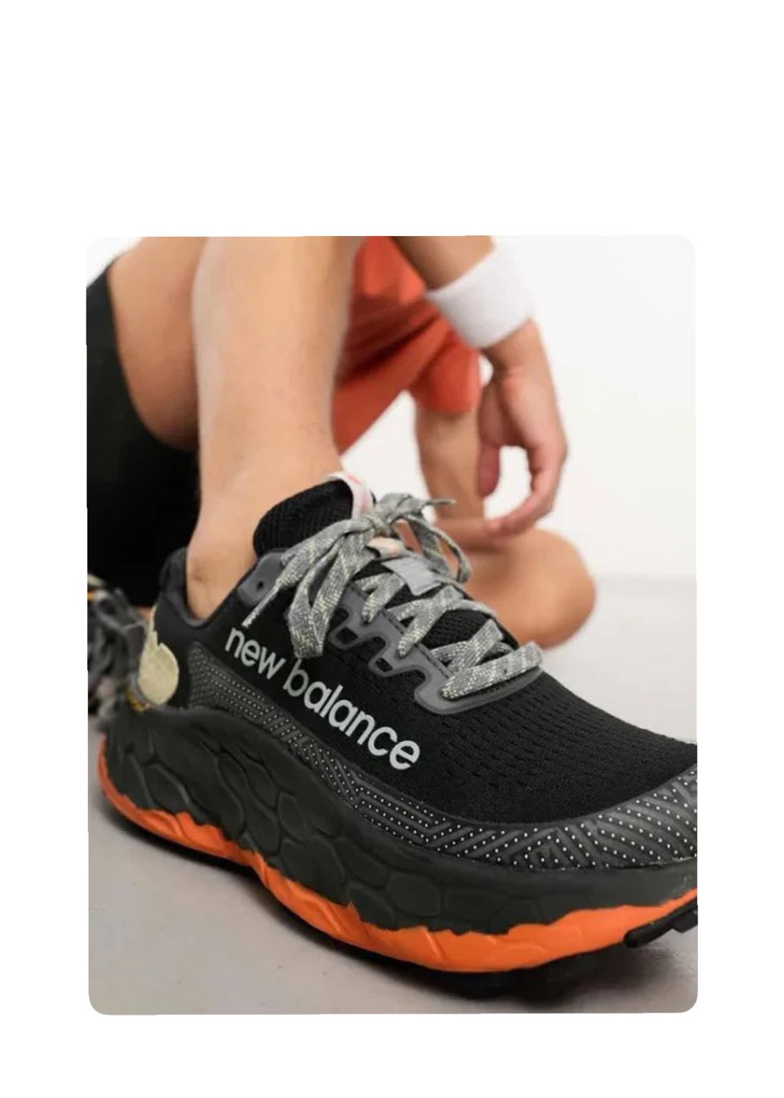 NEW BALANCE FRESH FOAM NEGRO - NARANJA