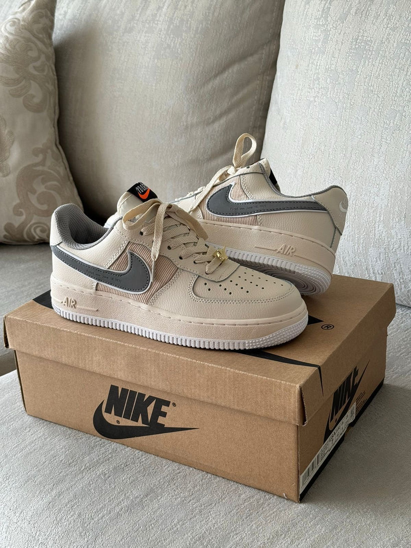 NIKE AF1 AIR FORCE 1 ONE BEIGE