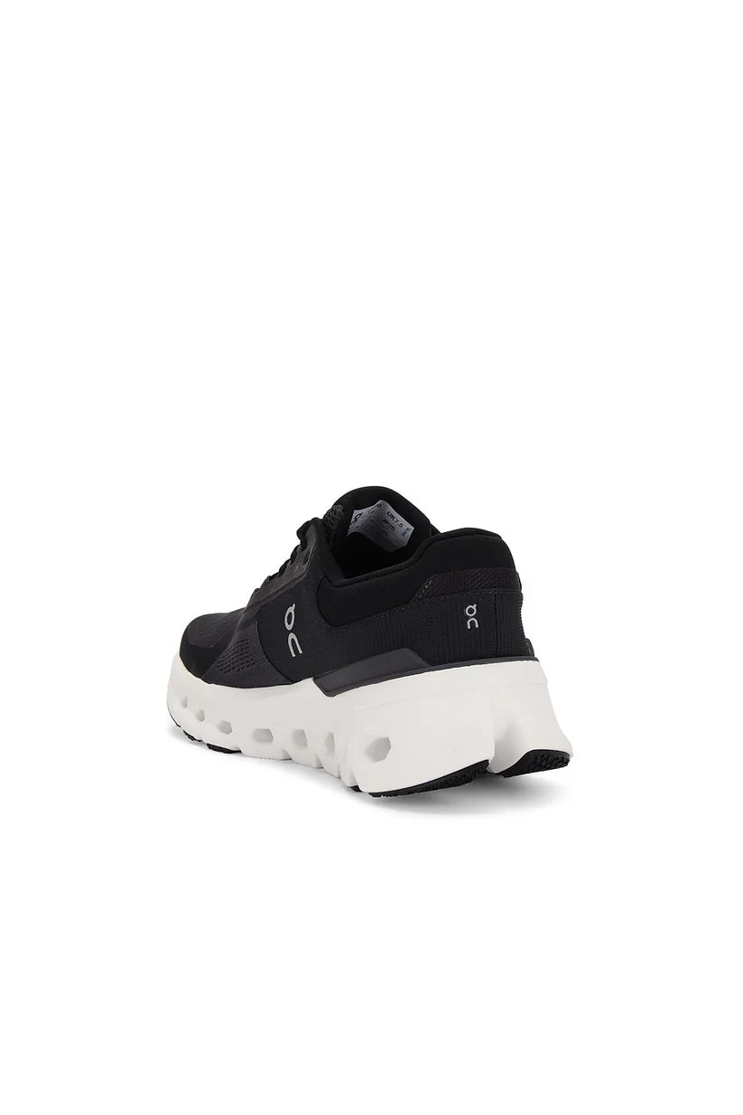 ON RUNNING CLOUDRUNNER 2 NEGRO BLANCO