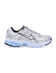 NIKE ZOOM VOMERO 5 PLATEADO/AZUL