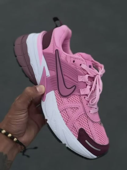 NIKE V2K RUN ROSADO